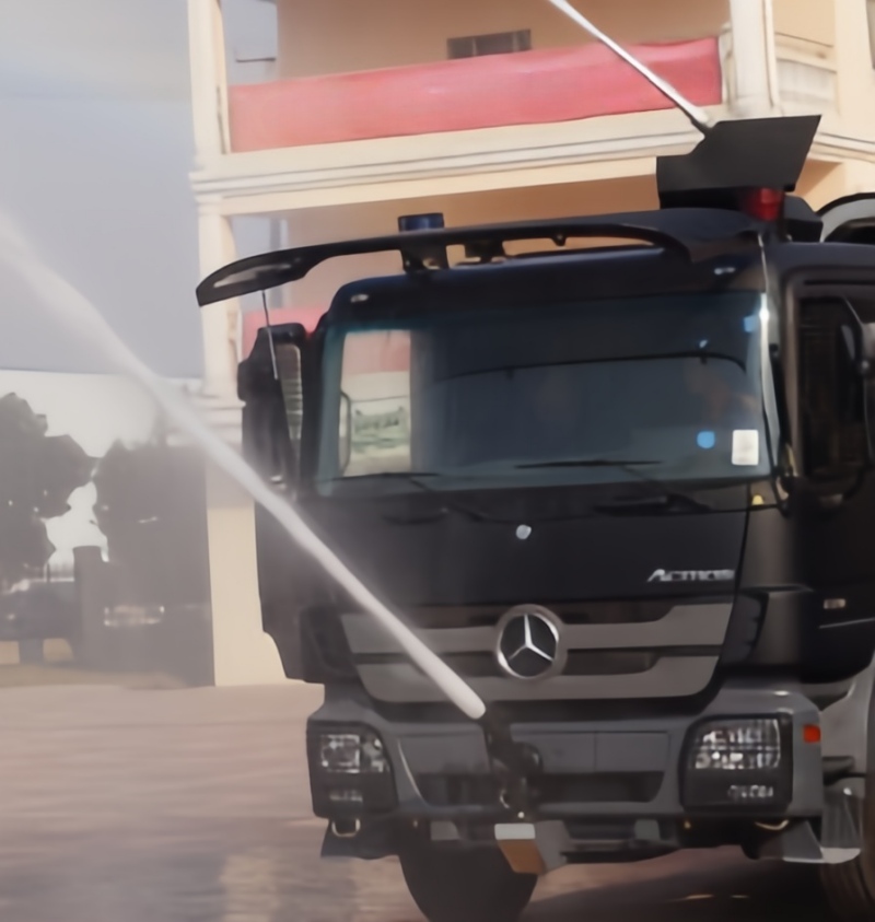 HOWO 6x4 turbojet riot control vehicle HOWO 6x4 turbojet riot control vehicle